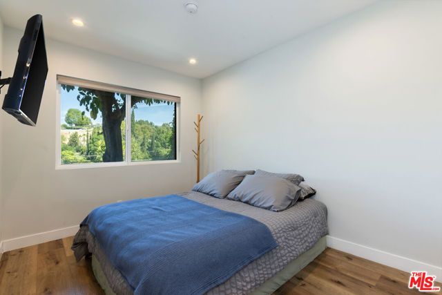 22623 Cavalier Street, Woodland Hills (los Angeles), CA 91364