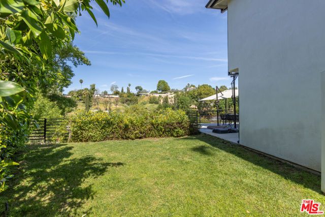 22623 Cavalier Street, Woodland Hills (los Angeles), CA 91364