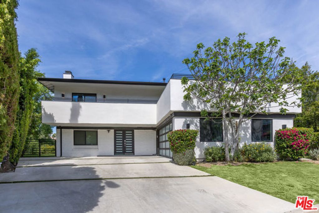 22623 Cavalier Street, Woodland Hills (los Angeles), CA 91364