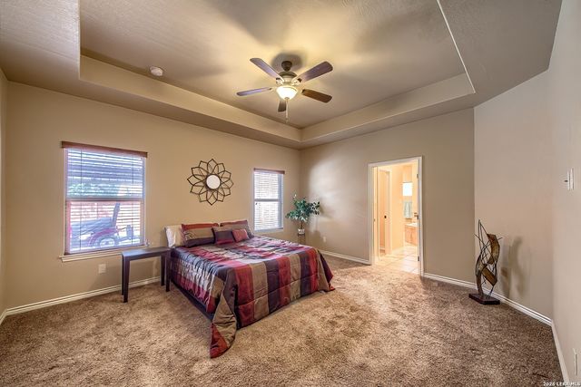 173 CHAMPIONS BLVD, La Vernia, TX 78121
