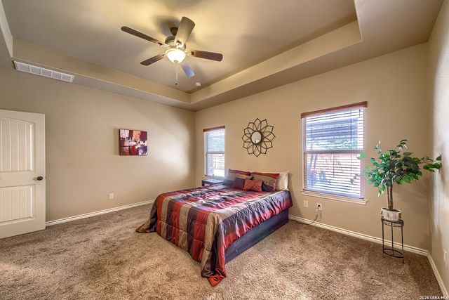 173 CHAMPIONS BLVD, La Vernia, TX 78121