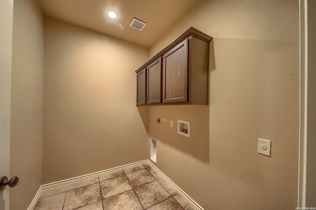 173 CHAMPIONS BLVD, La Vernia, TX 78121