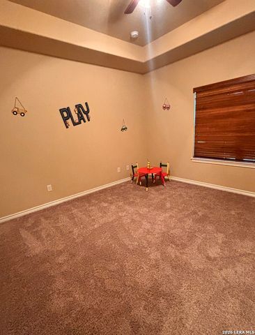 173 CHAMPIONS BLVD, La Vernia, TX 78121