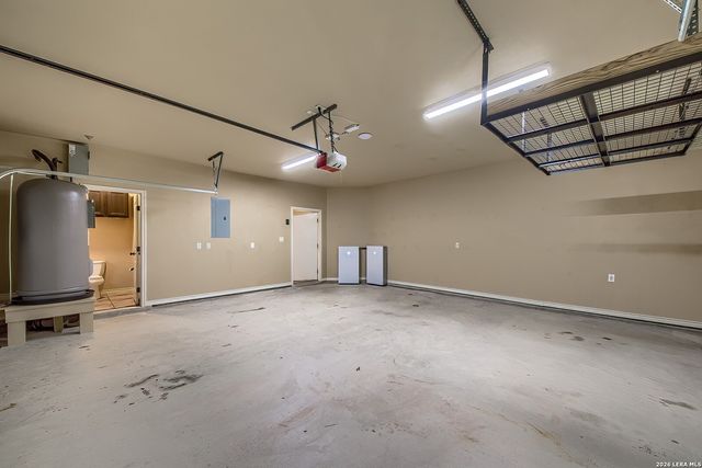 173 CHAMPIONS BLVD, La Vernia, TX 78121