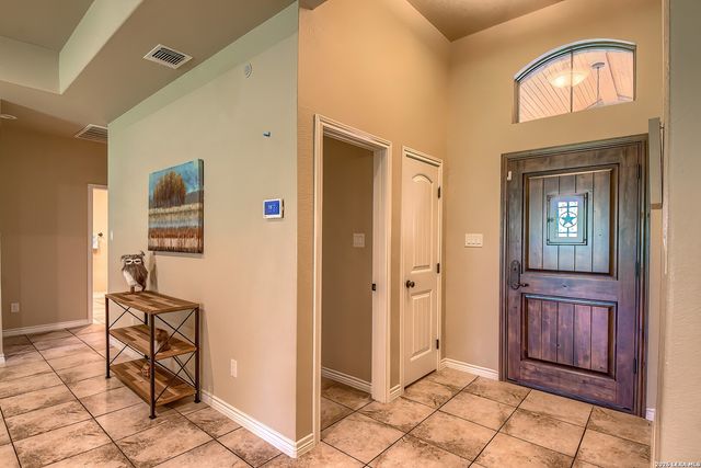 173 CHAMPIONS BLVD, La Vernia, TX 78121