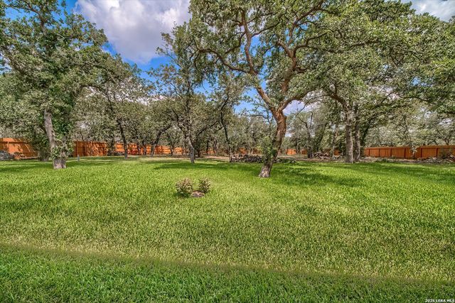 173 CHAMPIONS BLVD, La Vernia, TX 78121