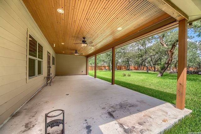 173 CHAMPIONS BLVD, La Vernia, TX 78121