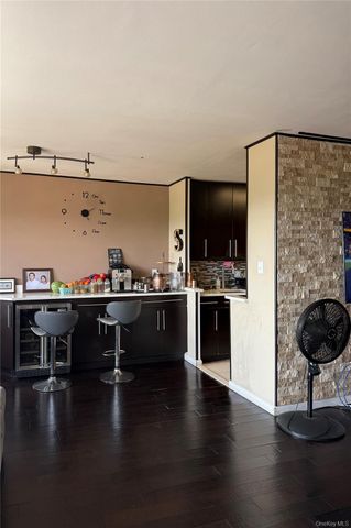 61-20 Grand Central Parkway B 1103, Forest Hills, NY 11375