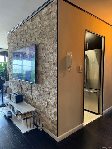61-20 Grand Central Parkway B 1103, Forest Hills, NY 11375