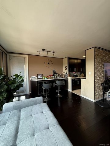 61-20 Grand Central Parkway B 1103, Forest Hills, NY 11375