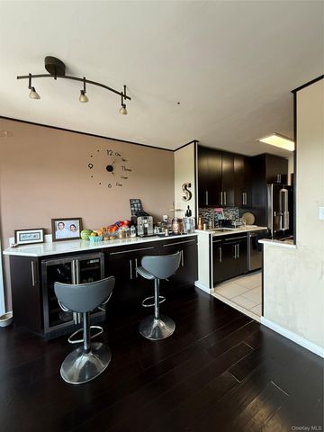 61-20 Grand Central Parkway B 1103, Forest Hills, NY 11375