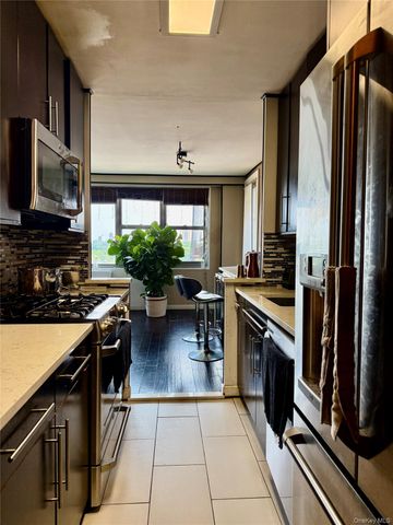 61-20 Grand Central Parkway B 1103, Forest Hills, NY 11375