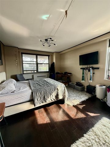61-20 Grand Central Parkway B 1103, Forest Hills, NY 11375