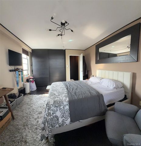 61-20 Grand Central Parkway B 1103, Forest Hills, NY 11375
