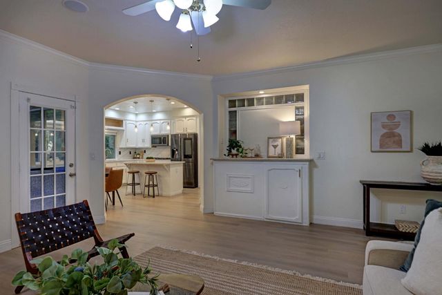 108 Lowney Ct, Folsom, CA 95630