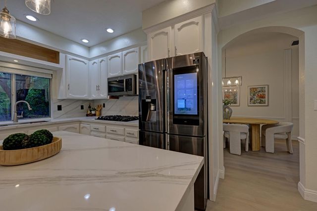 108 Lowney Ct, Folsom, CA 95630
