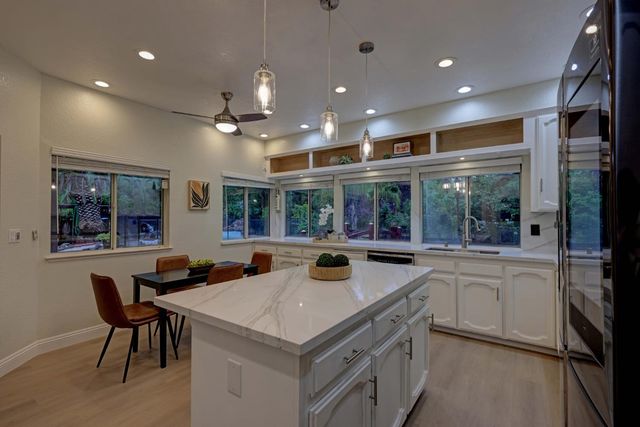 108 Lowney Ct, Folsom, CA 95630
