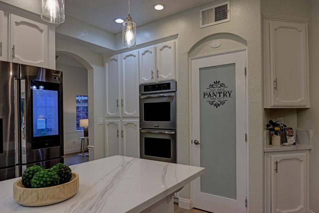 108 Lowney Ct, Folsom, CA 95630