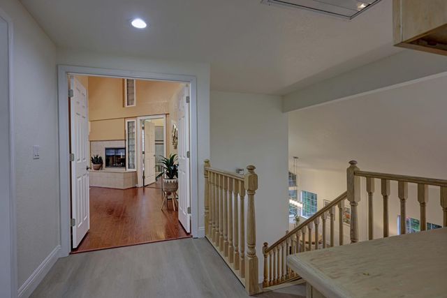 108 Lowney Ct, Folsom, CA 95630
