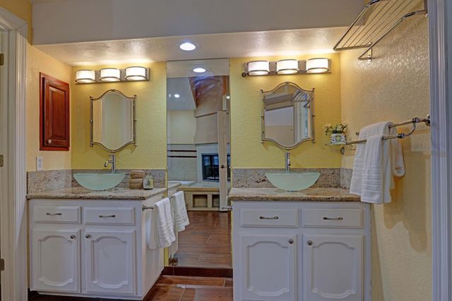108 Lowney Ct, Folsom, CA 95630