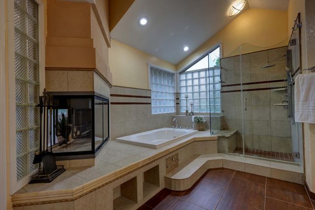 108 Lowney Ct, Folsom, CA 95630