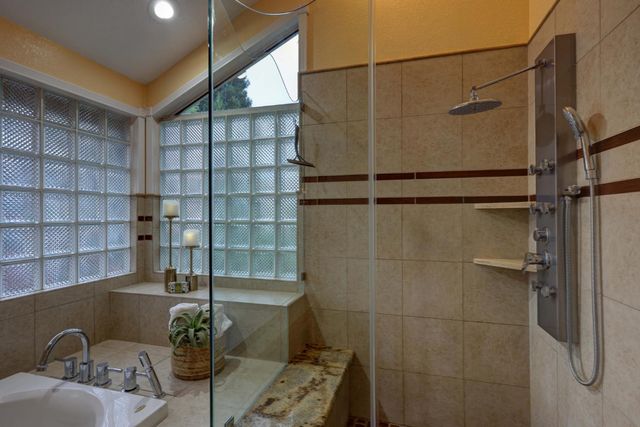 108 Lowney Ct, Folsom, CA 95630