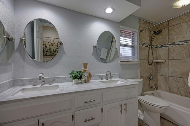 108 Lowney Ct, Folsom, CA 95630