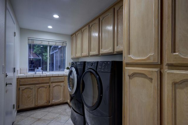 108 Lowney Ct, Folsom, CA 95630