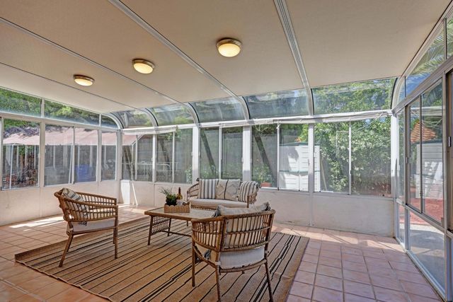 108 Lowney Ct, Folsom, CA 95630