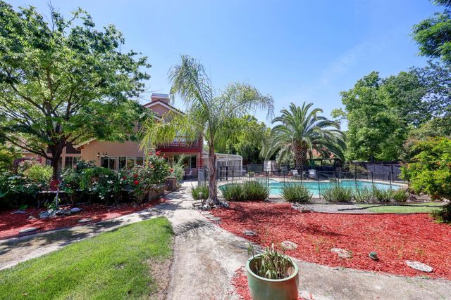 108 Lowney Ct, Folsom, CA 95630
