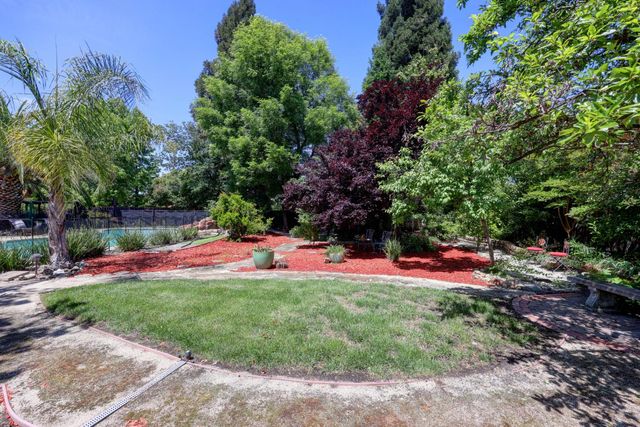 108 Lowney Ct, Folsom, CA 95630