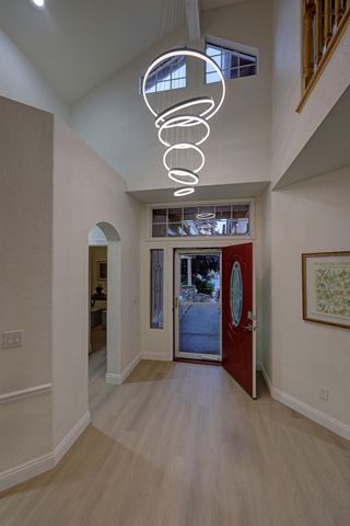 108 Lowney Ct, Folsom, CA 95630