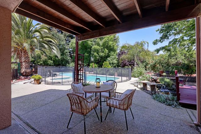 108 Lowney Ct, Folsom, CA 95630