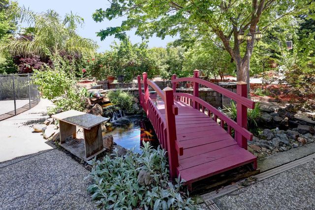 108 Lowney Ct, Folsom, CA 95630