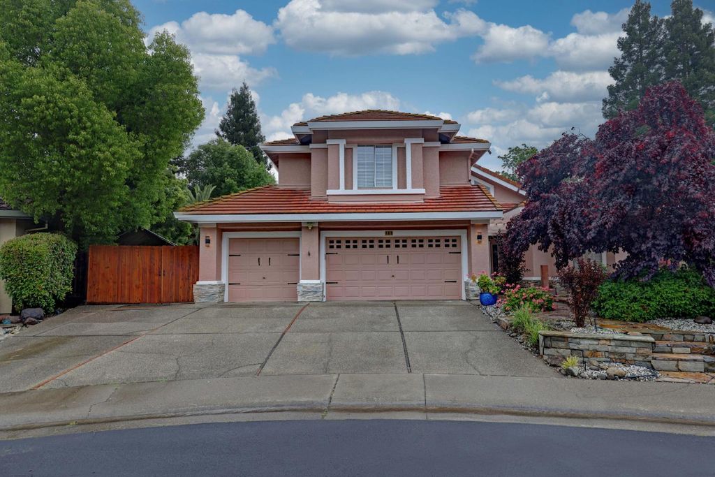 108 Lowney Ct, Folsom, CA 95630