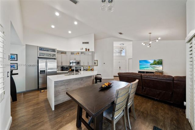 366 Bedford Ave, Weston, FL 33326