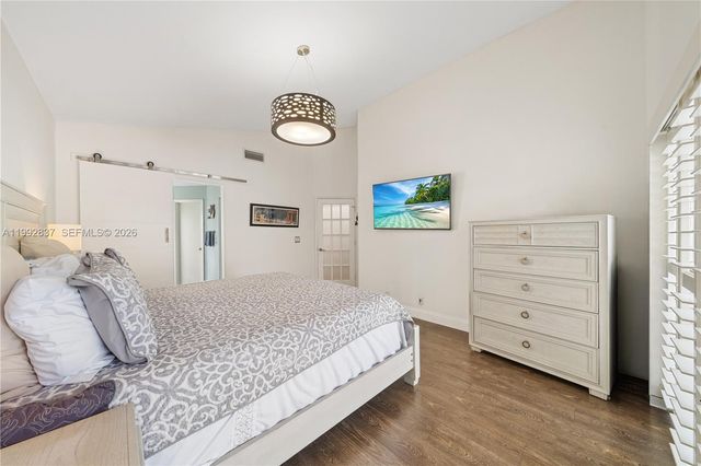 366 Bedford Ave, Weston, FL 33326