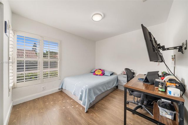 366 Bedford Ave, Weston, FL 33326