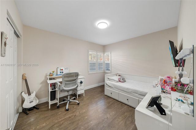 366 Bedford Ave, Weston, FL 33326