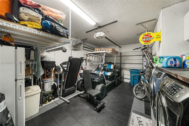 366 Bedford Ave, Weston, FL 33326