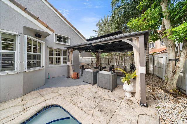 366 Bedford Ave, Weston, FL 33326