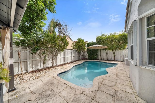 366 Bedford Ave, Weston, FL 33326