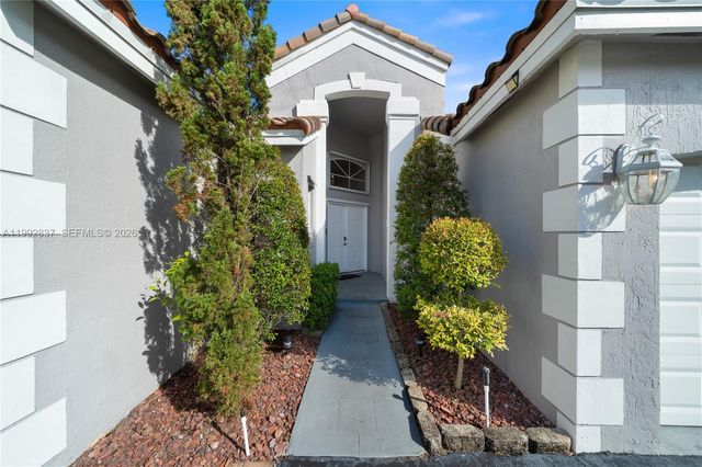 366 Bedford Ave, Weston, FL 33326