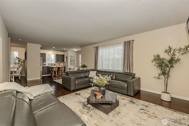 1737 Hillcrest Loop, Mount Vernon, WA 98274