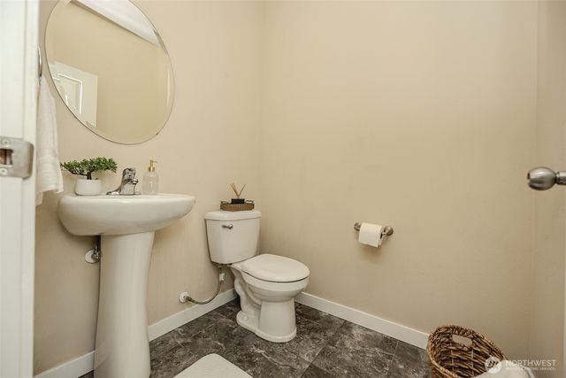 1737 Hillcrest Loop, Mount Vernon, WA 98274