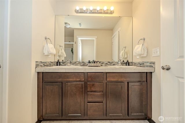 1737 Hillcrest Loop, Mount Vernon, WA 98274