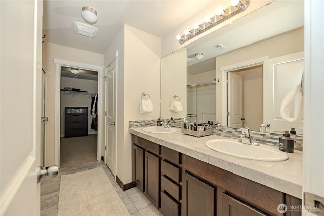 1737 Hillcrest Loop, Mount Vernon, WA 98274