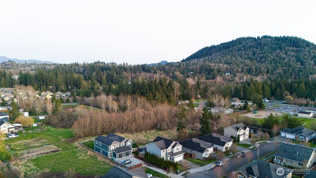 1737 Hillcrest Loop, Mount Vernon, WA 98274