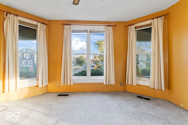 917 S 15th Street, New Castle, IN 47362