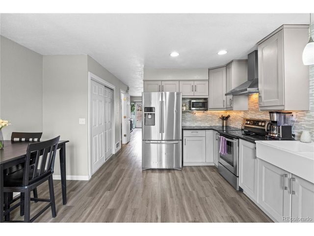2597 E Nichols Cir, Centennial, CO 80122